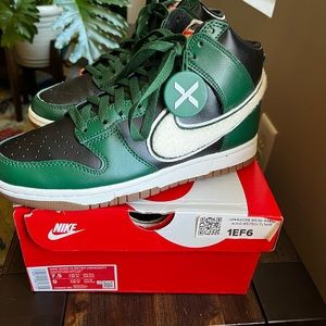 Rare Nike Dunk Hi Retro Chenille Swoosh in Black/Gorge Green/Summit White